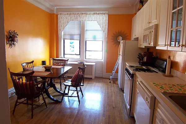 Rented by Susan Finkel, LREB | media 9