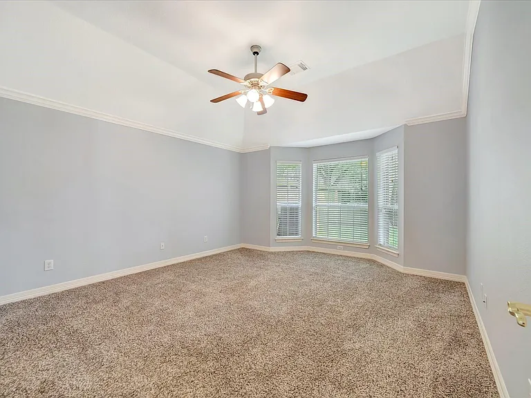 2421 Baycrest Dr — Photo 23