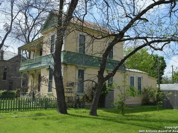 323 Adams St APT 4, San Antonio, TX 78210
