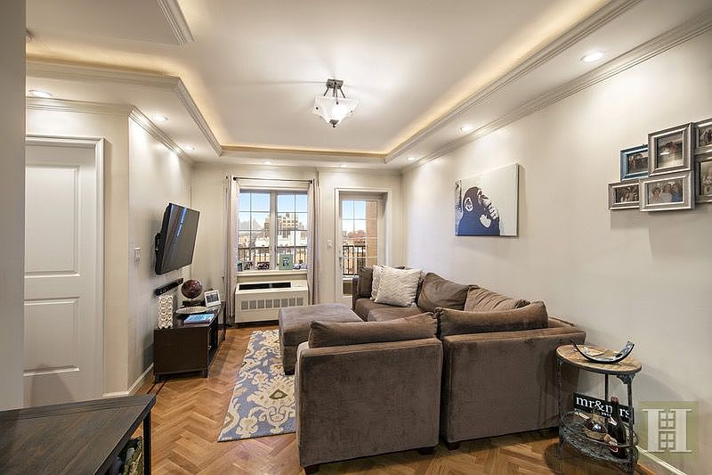 1st image of 2717 Crescent St APT 5A