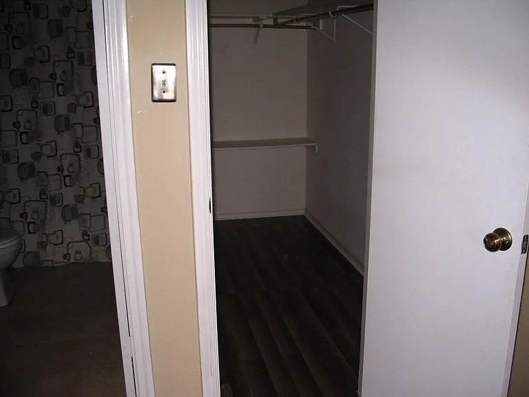4911 Kenton Lake — Photo 21