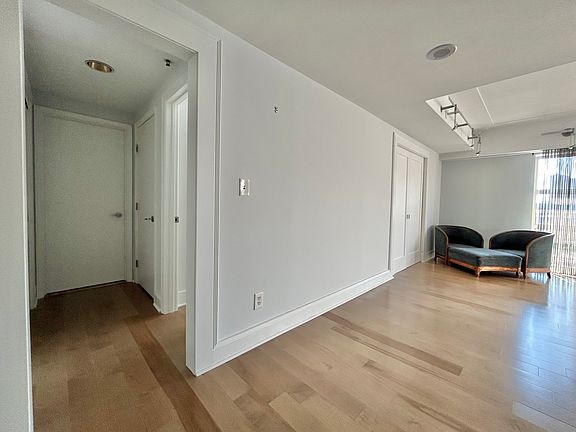 4th image of 250 President St Unit 408