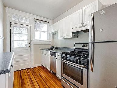 2nd image of 3008 W Grace St #1
