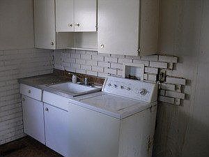 3rd image of 981 Berkley St