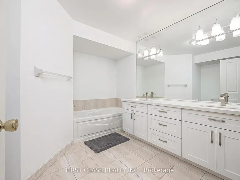 3181 Bayview Ave #902 — Photo 18