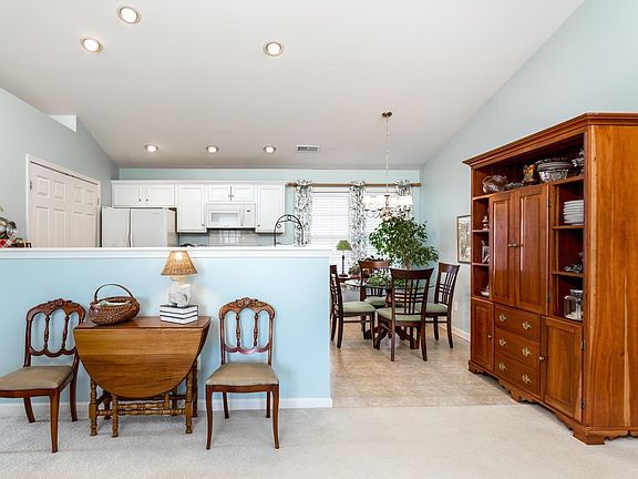 4th image of 2669 Rockaway Pl