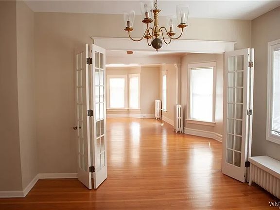 3rd image of 284 Richmond Ave #2
