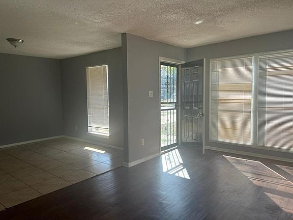 2nd image of 4490 Wooddale Ave