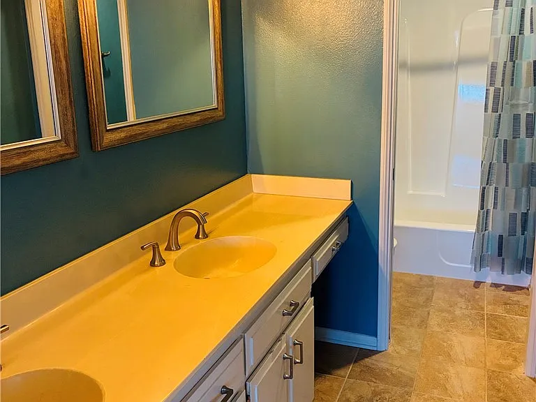 16701 Bolsa Chica St — Photo 10