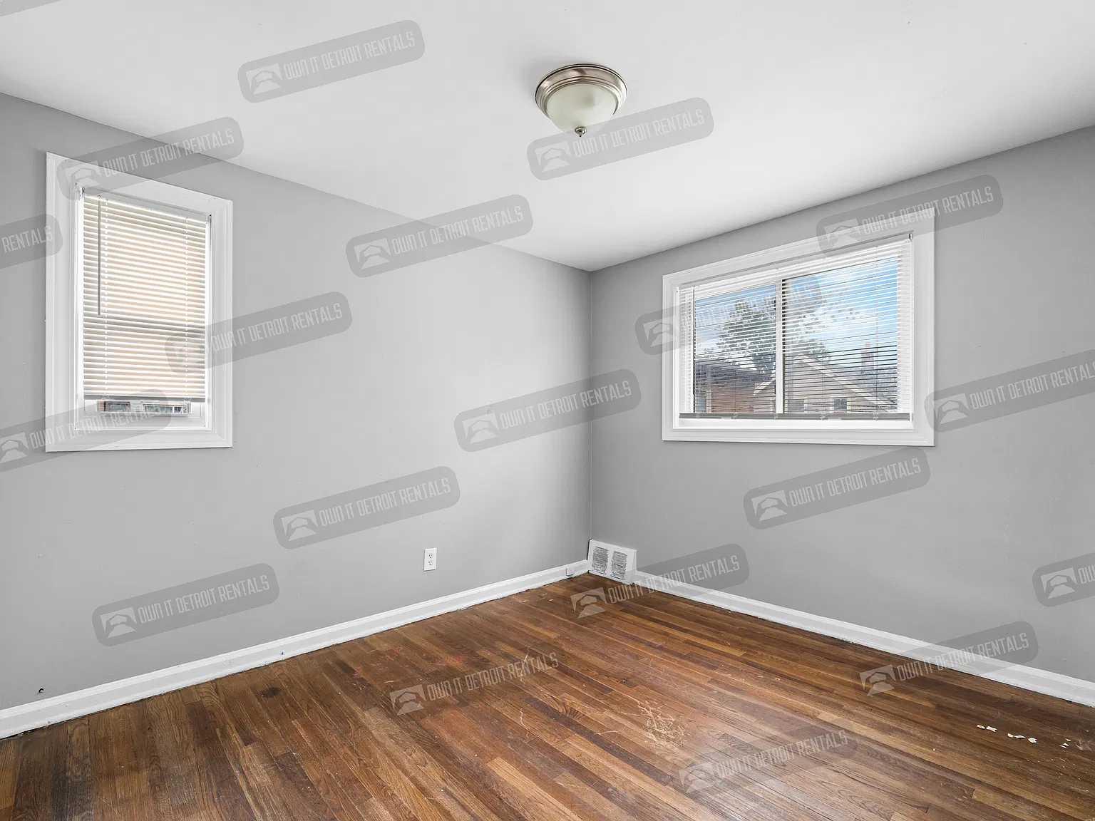 Condo 2 Bed — Photo 3