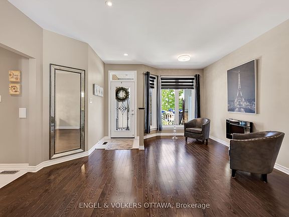 5th image of 260 Bulrush Cres