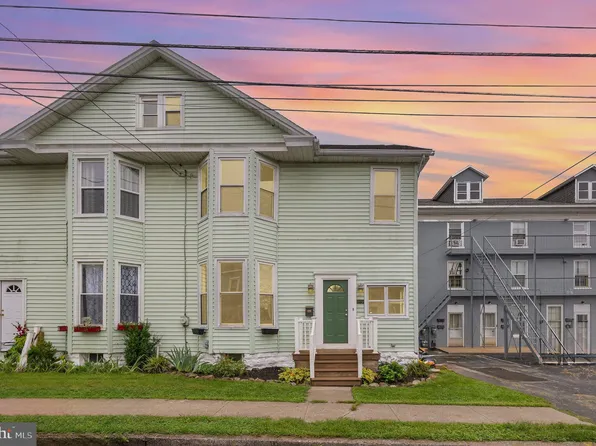 109 E 2nd St, Hummelstown, PA 17036