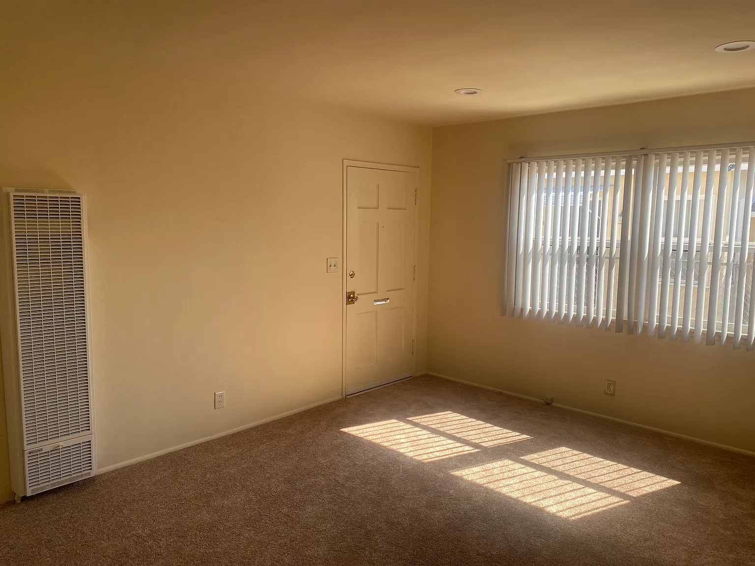 2 bed, 725 sqft, $2,300 — Photo 3