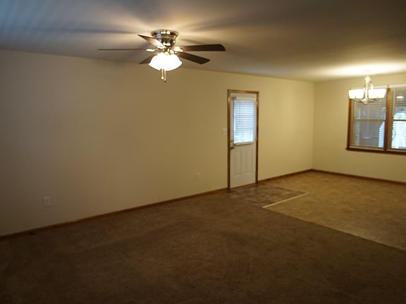5th image of 24205 Gloria Dr