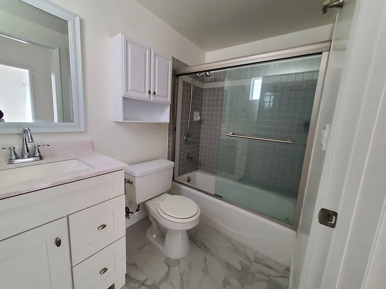 1546 Amherst Ave #302 — Photo 24