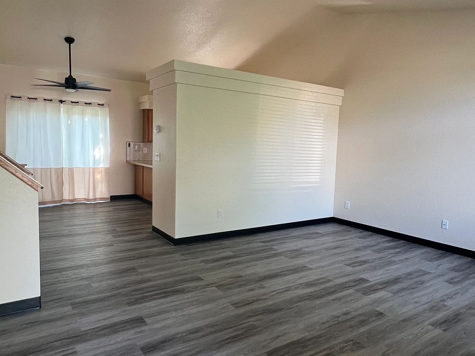 4 bed, 2.5 bath, 2295 sqft, $2,850 — Photo 4