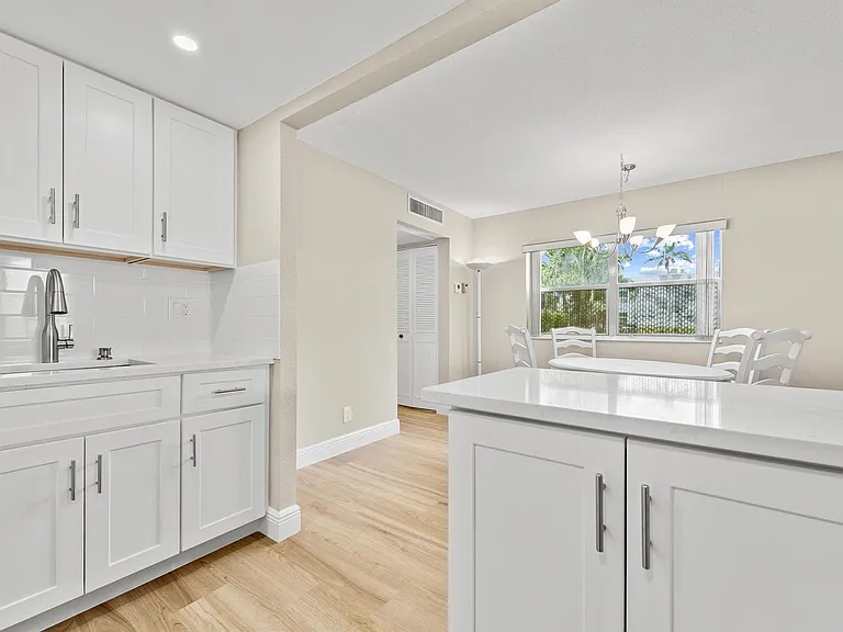 723 Flanders Dr #P — Photo 23