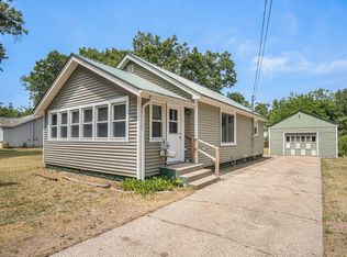 1492 Ducey Ave, Muskegon, MI 49442