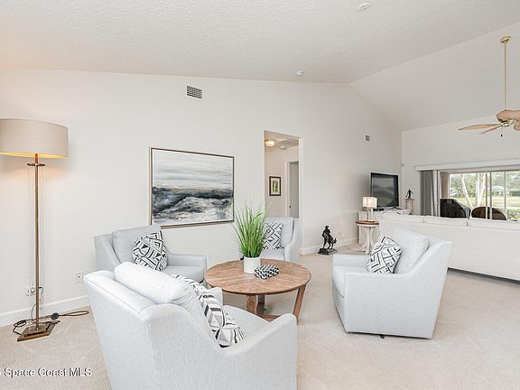 5th image of 2574 Christopher Dr