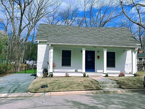 218 Hargrove St Photo 1