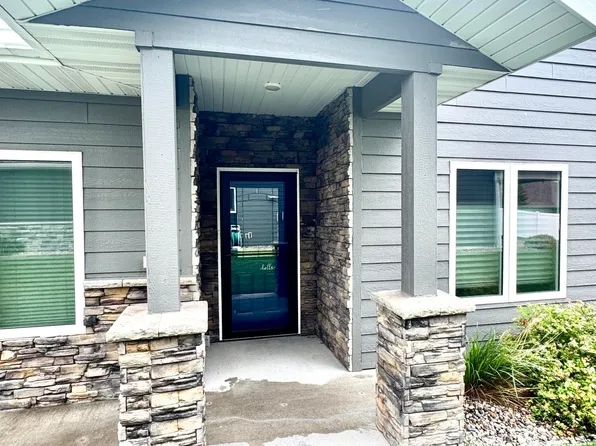 1422 W 20th Ave, Mitchell, SD 57301