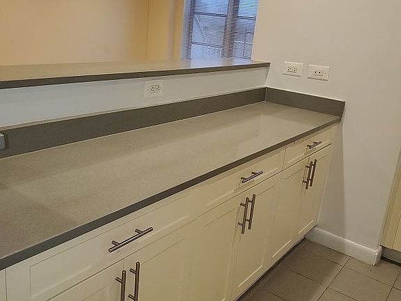 3rd image of 3135 Crescent St APT 7K