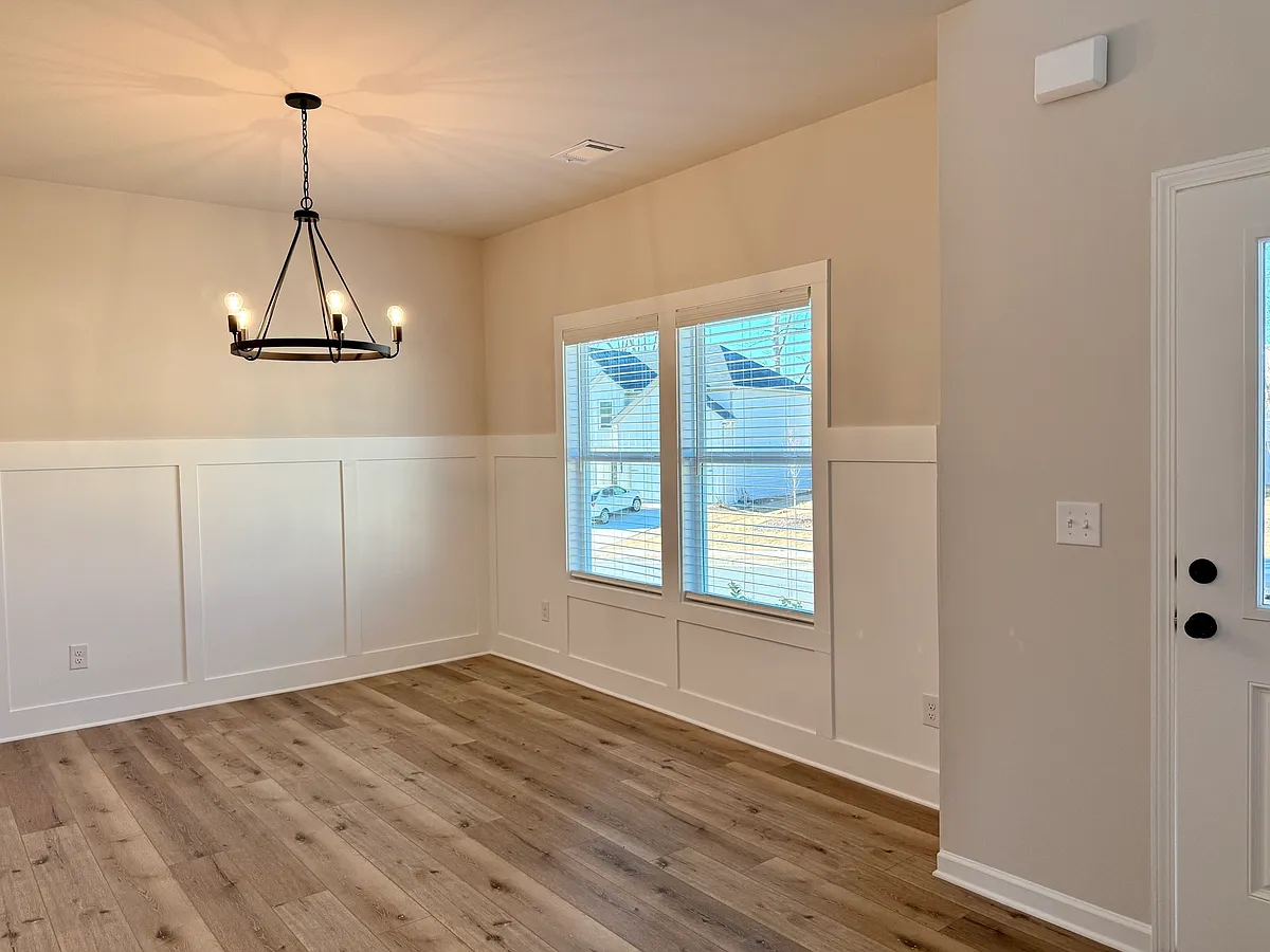 Building Photo - 401 Fox Creek Dr