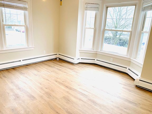 2nd image of 62 Kensington St #2