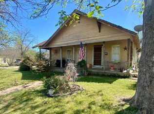 1201 Market St W, Honey Grove, TX 75446