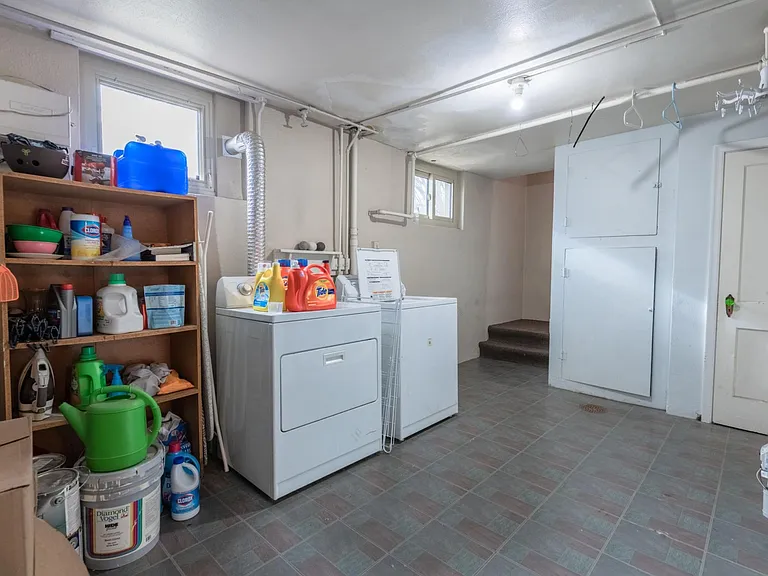 1222 E Grand Ave — Photo 10