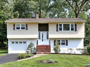 404 Almar Ct, Northvale, NJ 07647