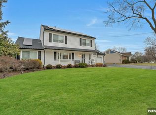 111 Crain Rd, Paramus, NJ 07652