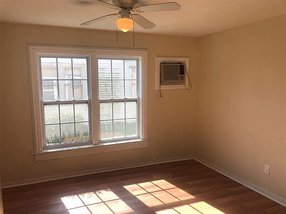 4th image of 1309 Betty Ln