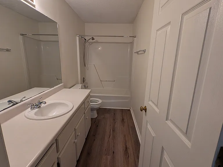 107 E Fontana Cir — Photo 2