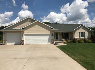 2300 Falcons Cv, Stevens Point, WI 54482