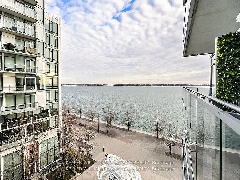 29 Queens Quay E #616 — Photo 7