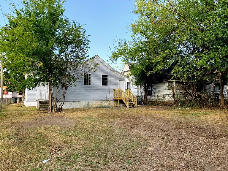 2400 Union Ave — Photo 11