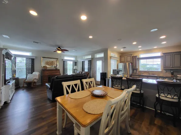 5957 Essex Ln, Sarasota, FL 34233