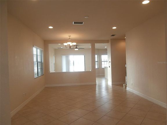 4th image of 13172 Woodford St