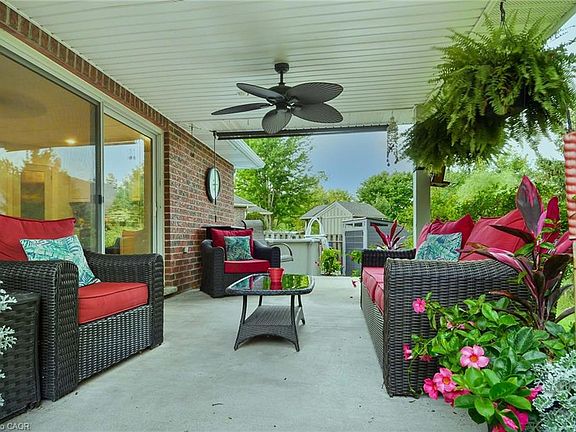 2nd image of 11 Simon Ct