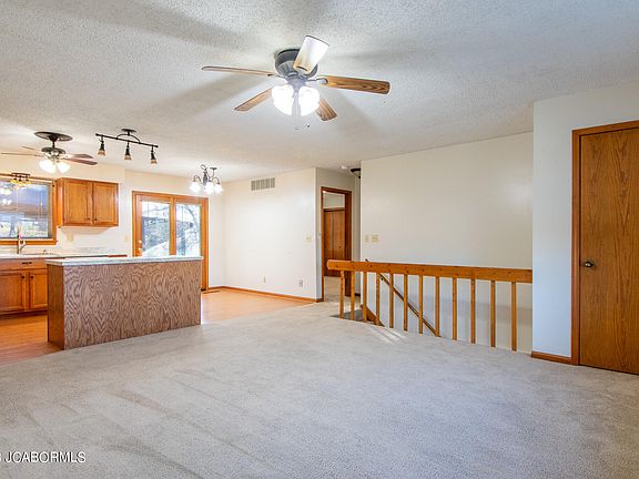 5th image of 673 Oak Creek Ct