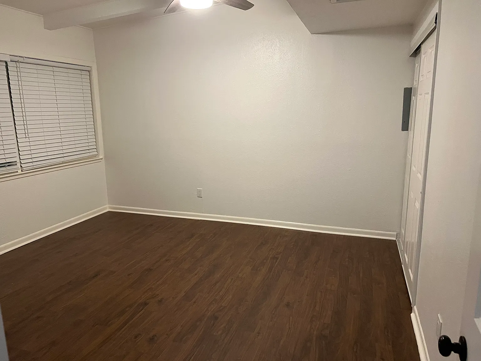 2 bed, 1.5 bath, 1140 sqft, $2,100 — Photo 3