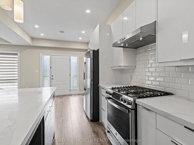 851 Sarnia Rd — Photo 19