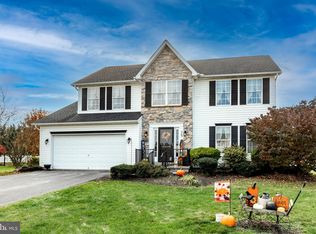 25 S Allwood Dr, Hanover, PA 17331