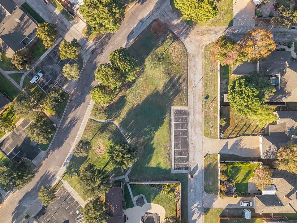 1st image of 4814 Spring Meadow Ln