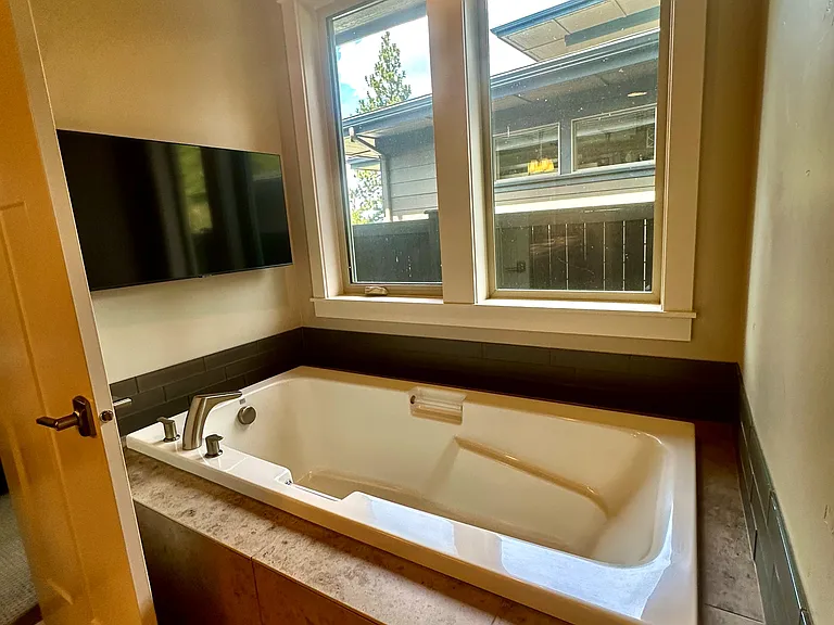 62772 Idanha Ct — Photo 49