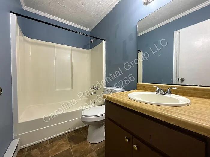 1380 Fairley Ave #B — Photo 8