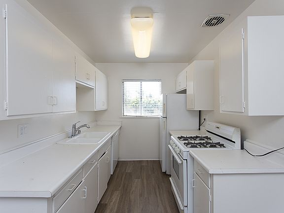 5th image of 1218 1/2 Felspar St #0