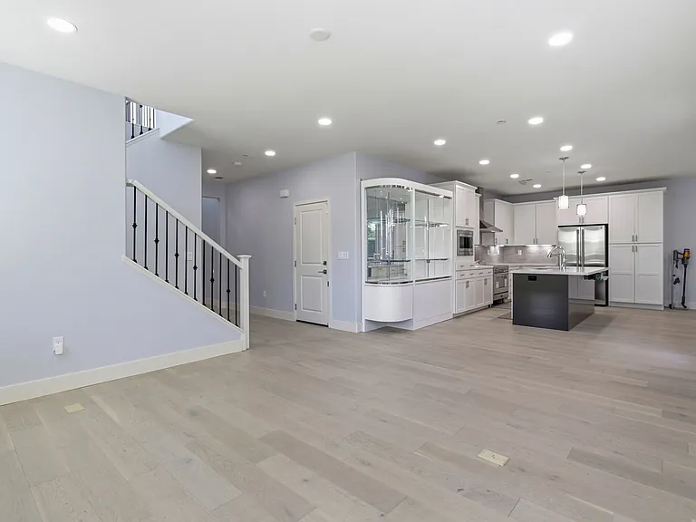 4013 Bothrin St — Photo 8