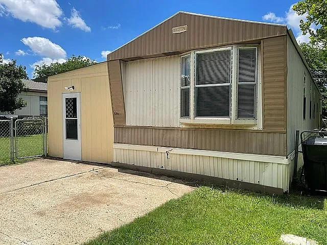 5785 Sheli Lane - 1 — Photo 1